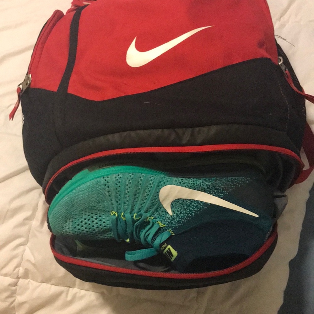 Nike Elite backpack -Exclusive Color for Pros only - Picture 3 of 8